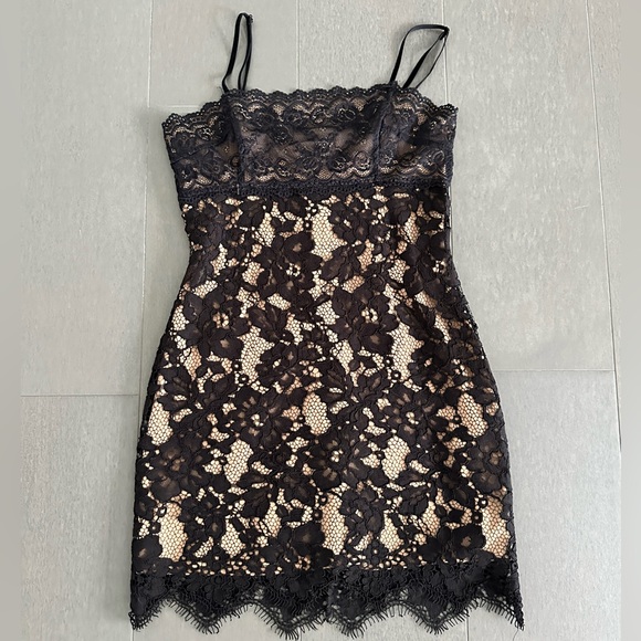 Black lace Majorelle dress - Picture 1 of 3